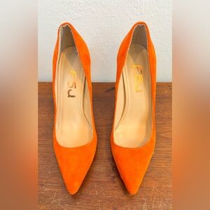 F5J Orange Suede Heels Medium Height. NWOT